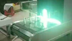 商丘市絲印機廠家商丘市伺服滾印機全自動轉盤絲網印刷機帶led冷光源秒干 uv隧道爐解決產品不干燥問題